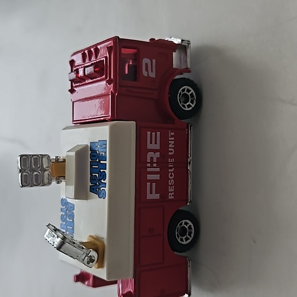 Matchbox Fire Resc⁸ue Unit - Picture 3 of 6